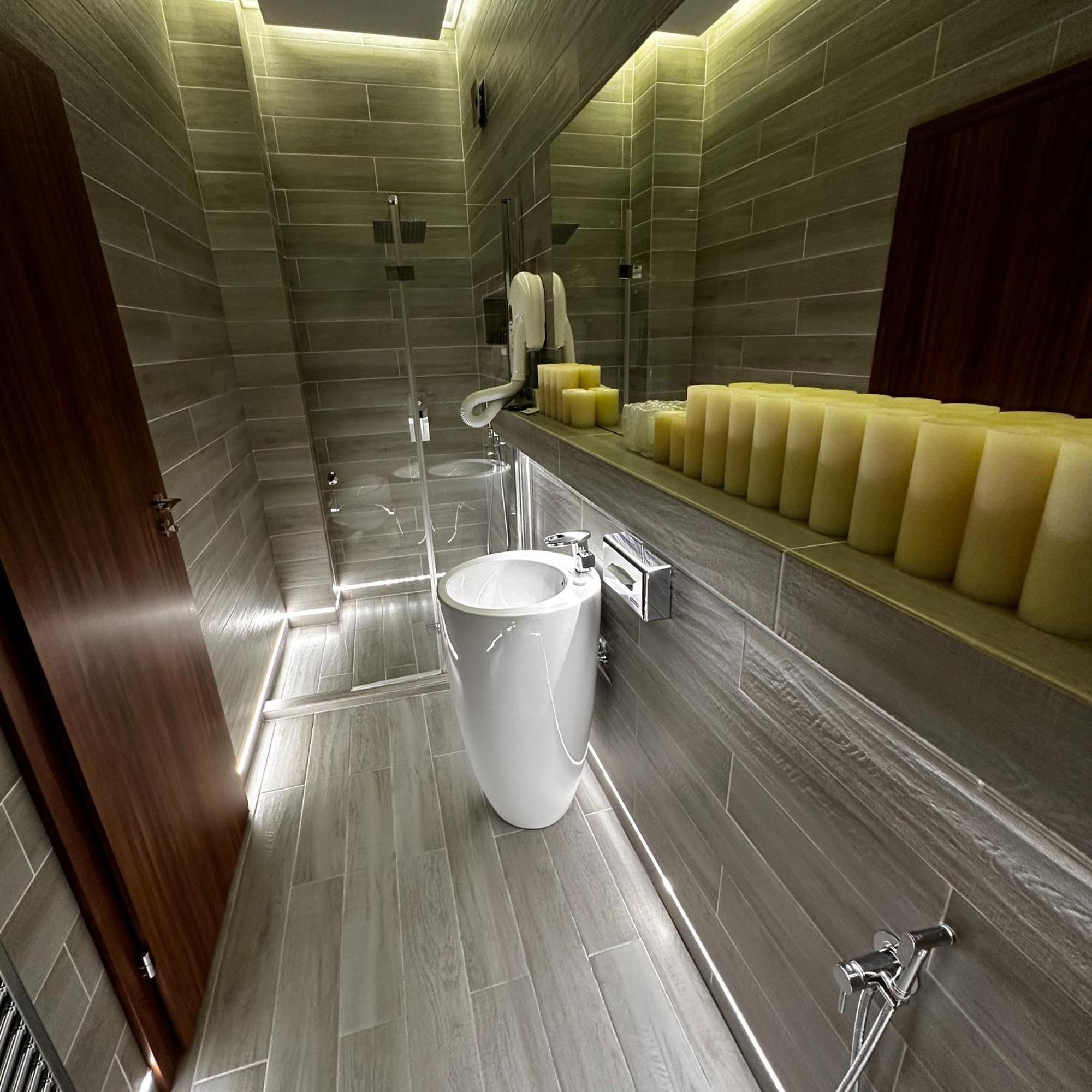 The Residence Central Jacuzzi Boutique (Adults Only) Клуж-Напока Экстерьер фото