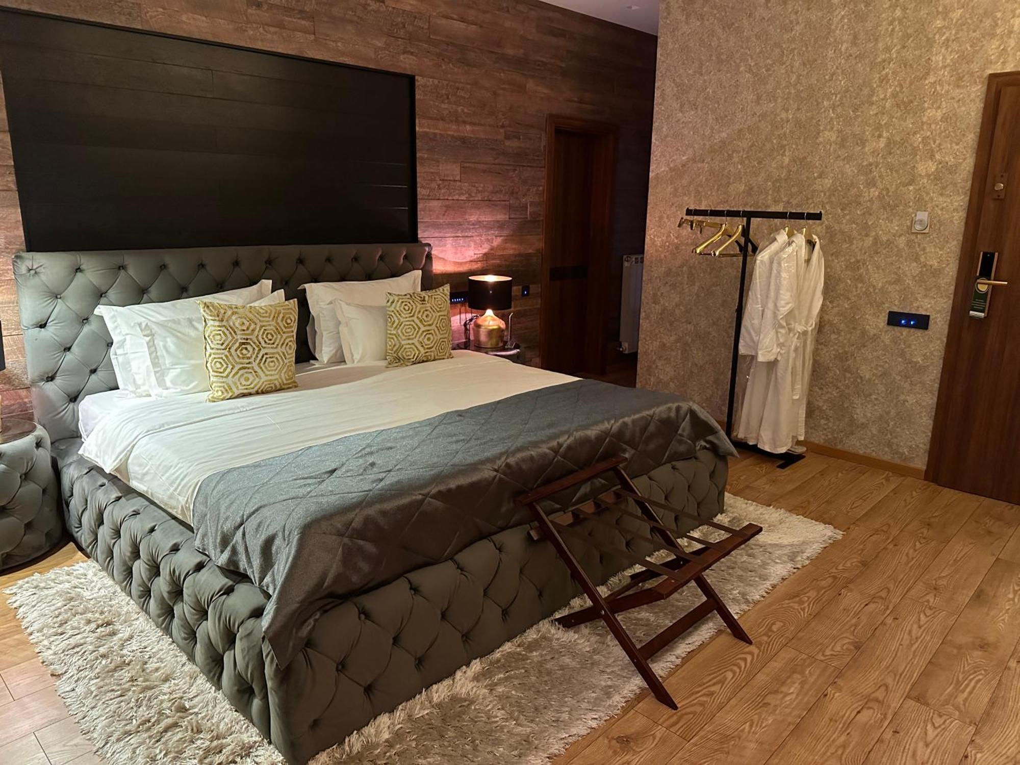 The Residence Central Jacuzzi Boutique (Adults Only) Клуж-Напока Экстерьер фото