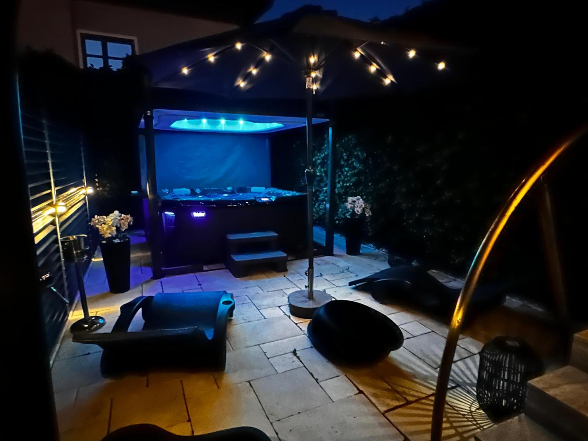 The Residence Central Jacuzzi Boutique (Adults Only) Клуж-Напока Экстерьер фото
