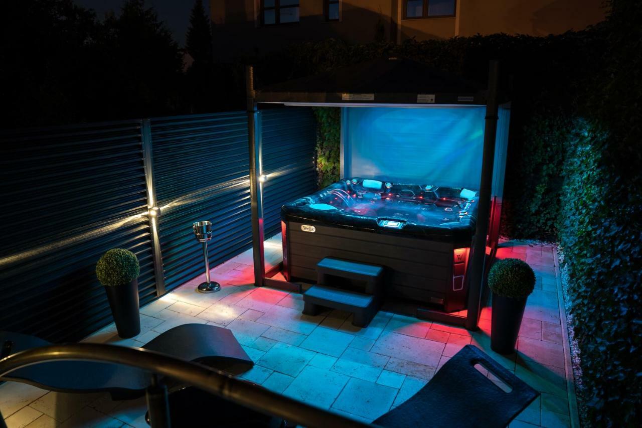 The Residence Central Jacuzzi Boutique (Adults Only) Клуж-Напока Экстерьер фото